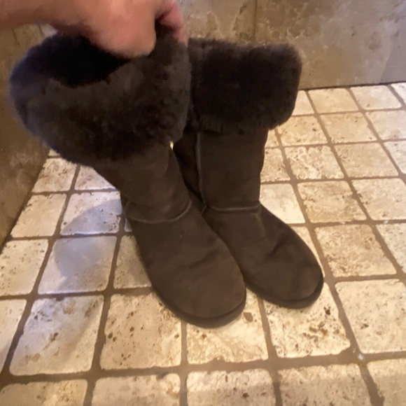 Brown Uggs - Picture 2 of 4